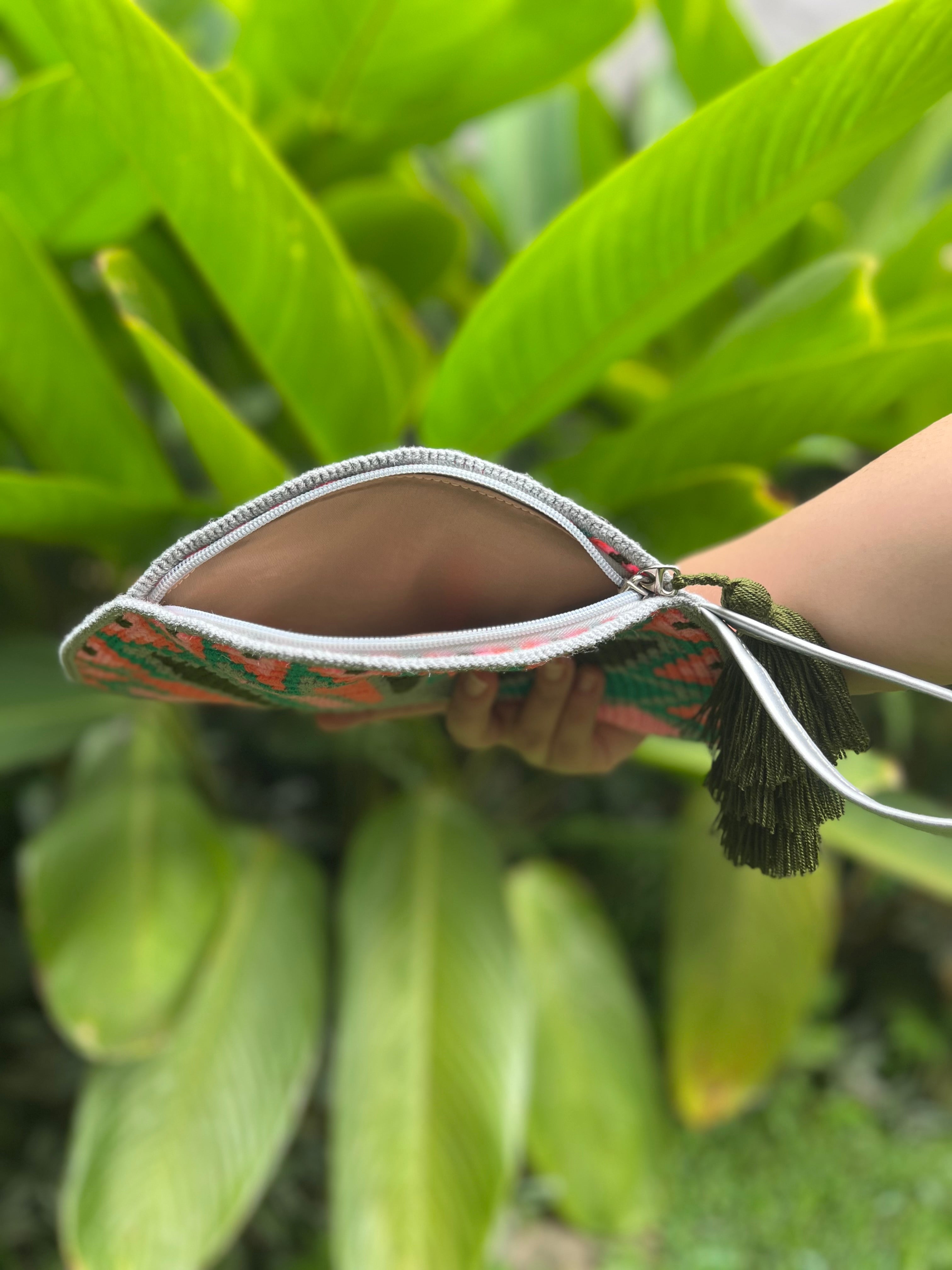 Large Empanada ✻ Wayuu Clutch