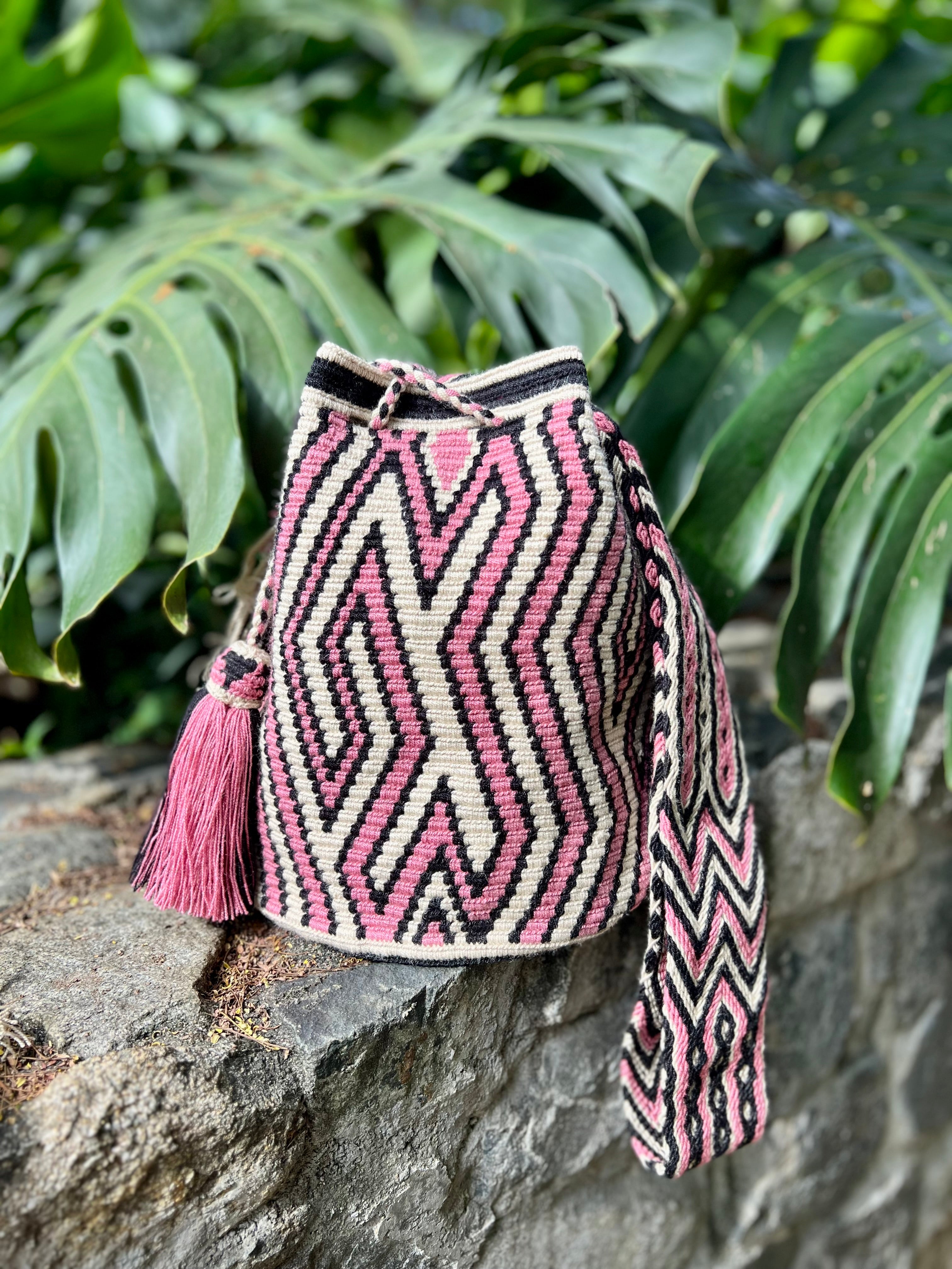 Kalepsü Pink ✻ Large Wayuu Mochila