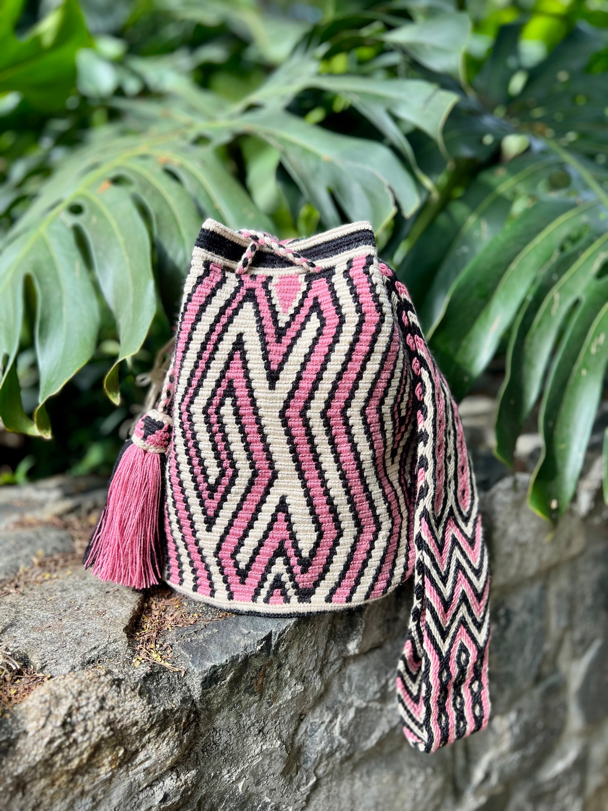 Kalepsü Pink ✻ Large Wayuu Mochila