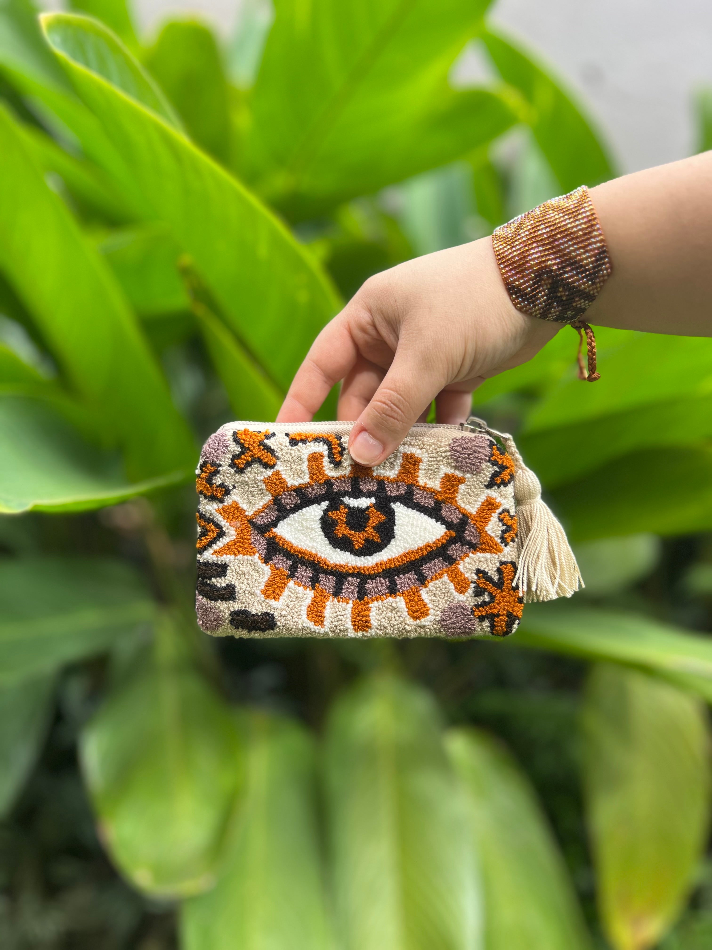 Ojos Tapizado ✻ Small Wayuu Clutch