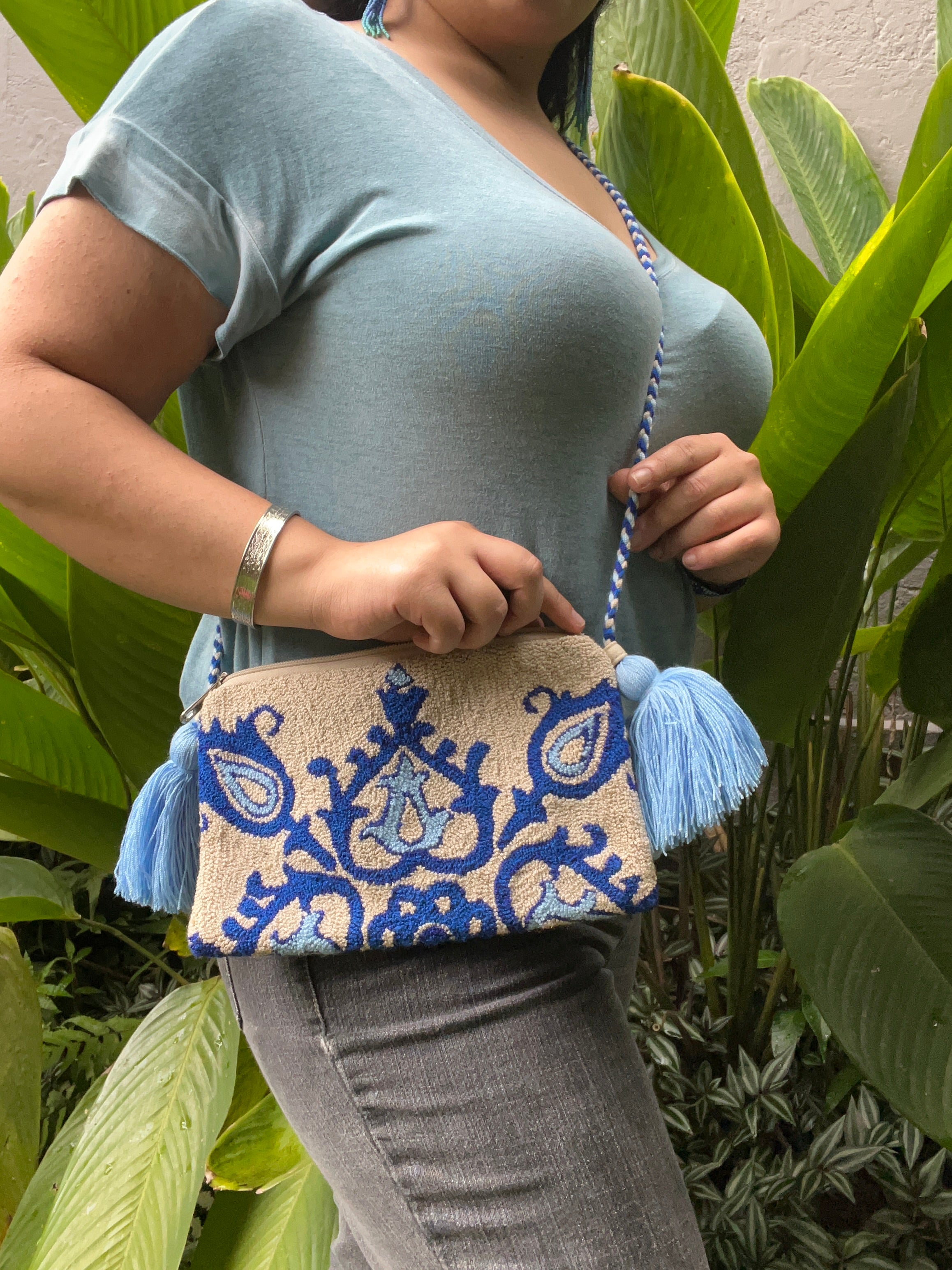 Tapizada  ✻ Large Wayuu Clutch with Strap
