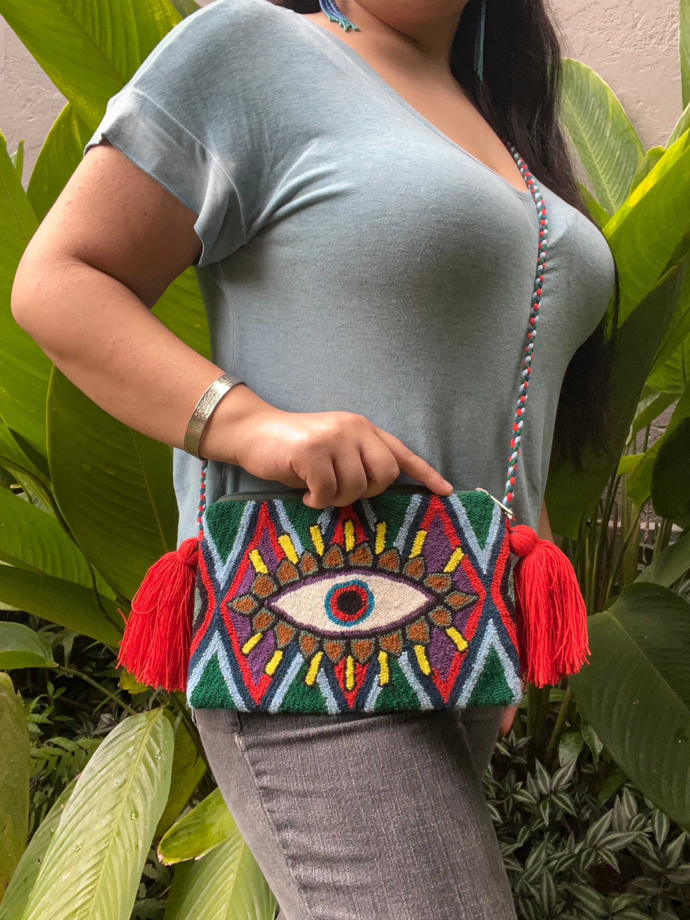 Tapizada  ✻ Large Wayuu Clutch with Strap