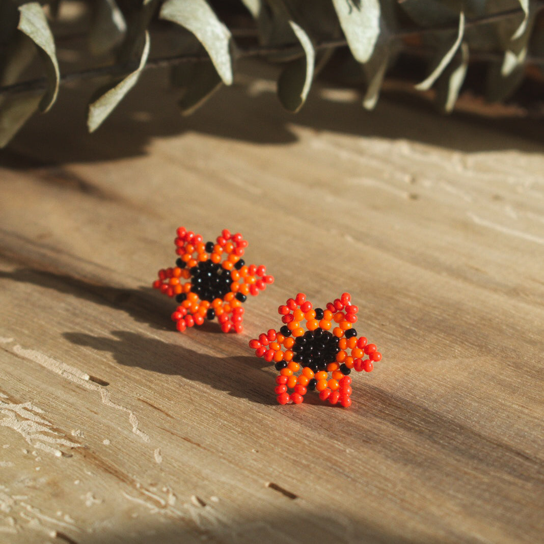 Flor Studs ✻ Embera Beaded Earrings