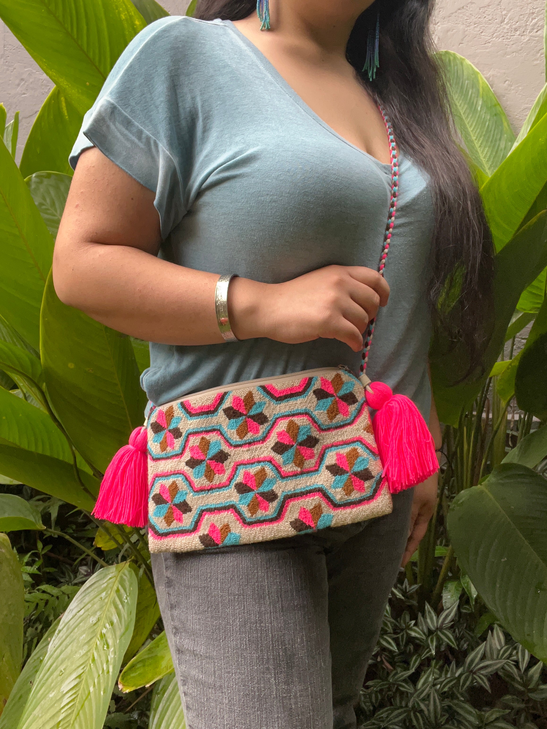 Tapizada  ✻ Large Wayuu Clutch with Strap