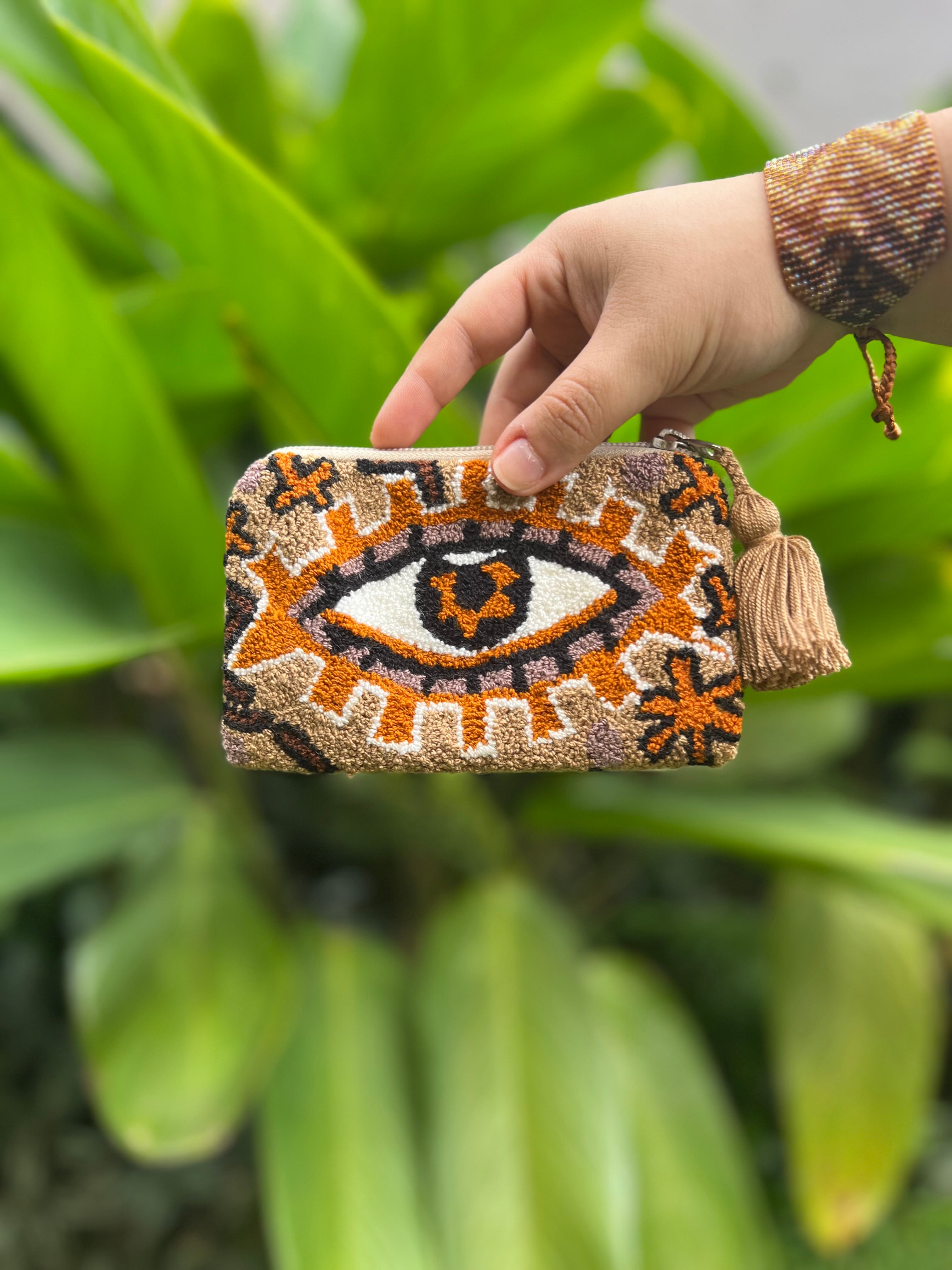 Ojos Tapizado ✻ Small Wayuu Clutch
