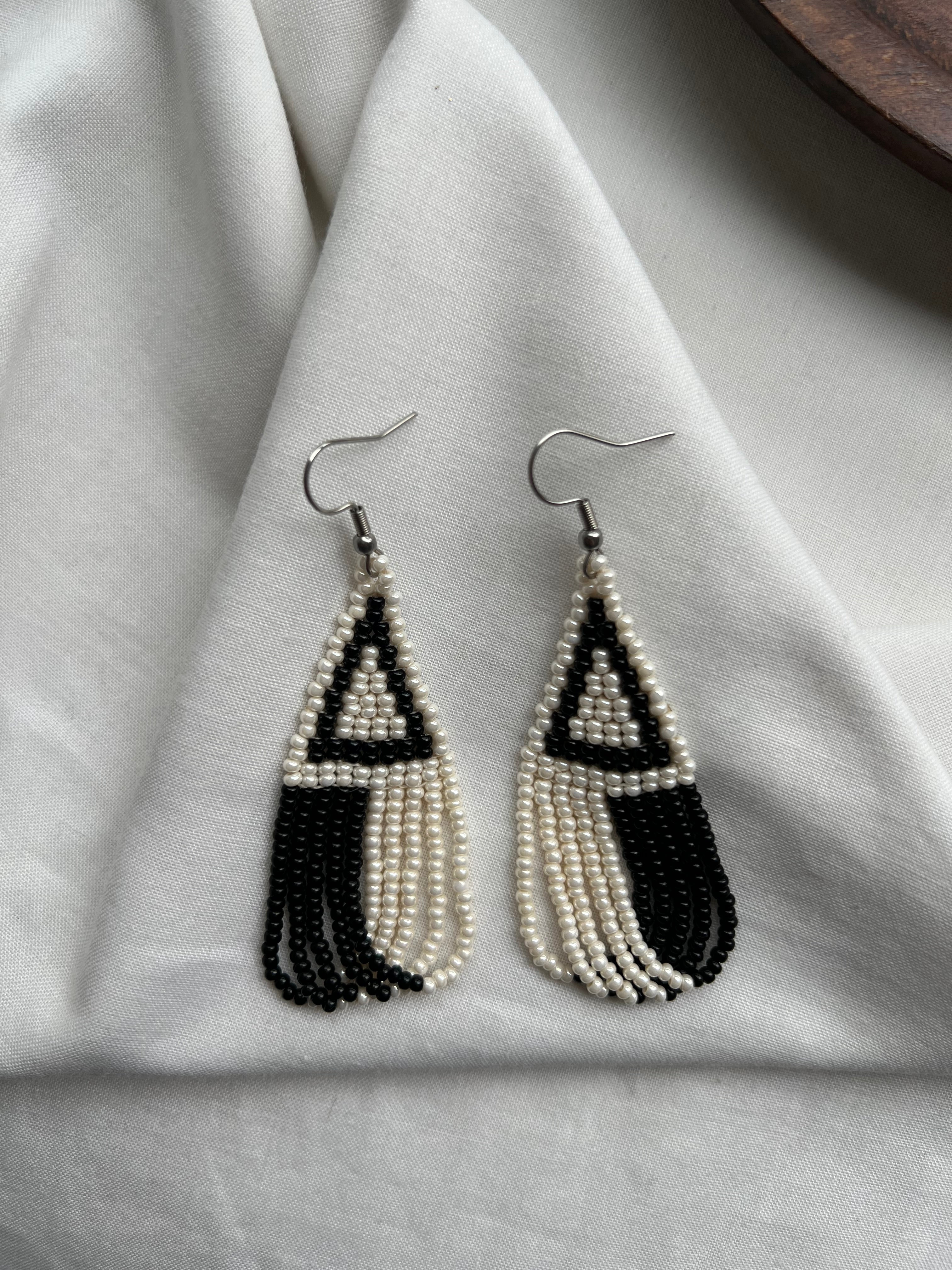 Trianguis ✻ Misak Beaded Earrings