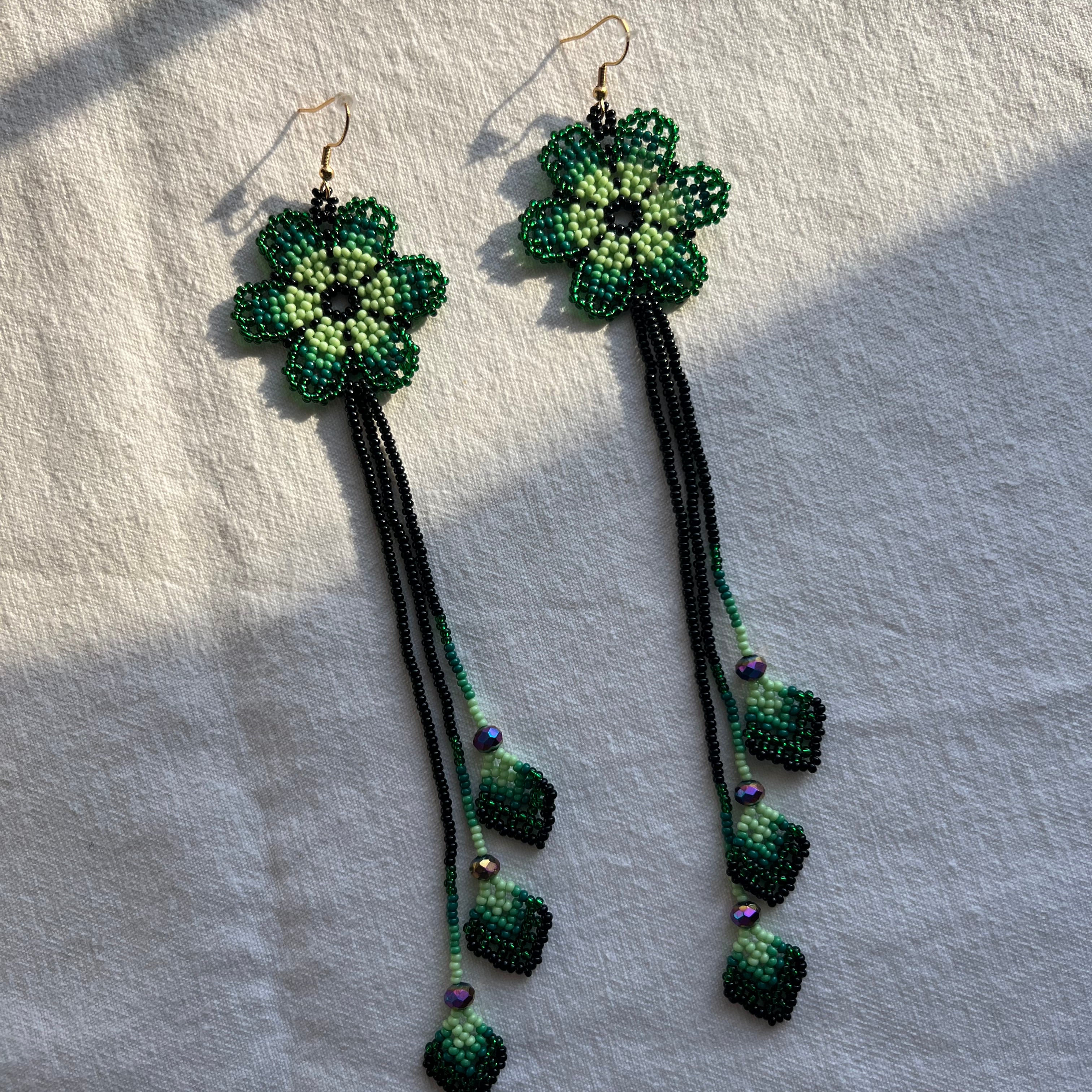 Largitas ✻ Embera Beaded Earrings