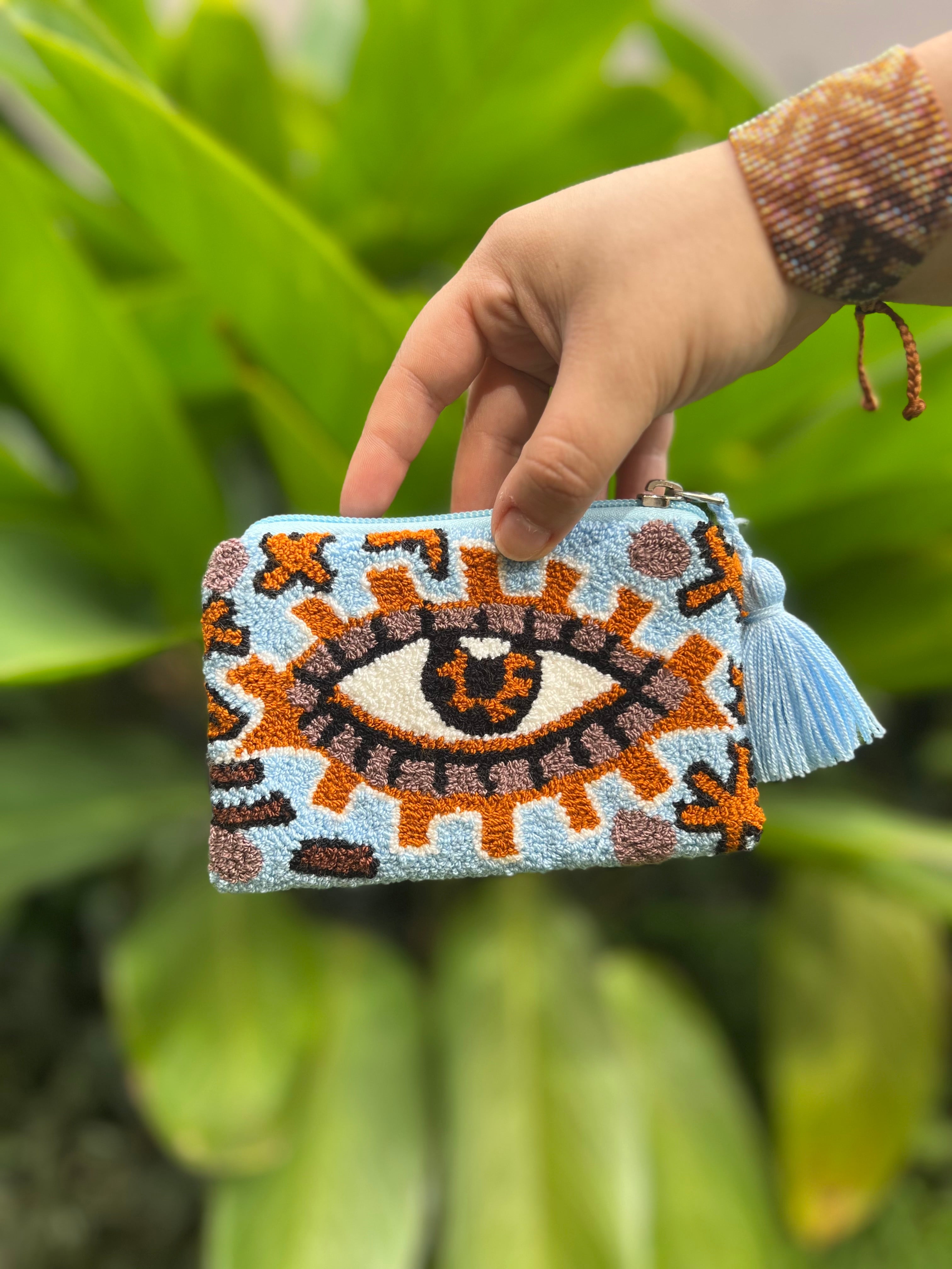 Ojos Tapizado ✻ Small Wayuu Clutch