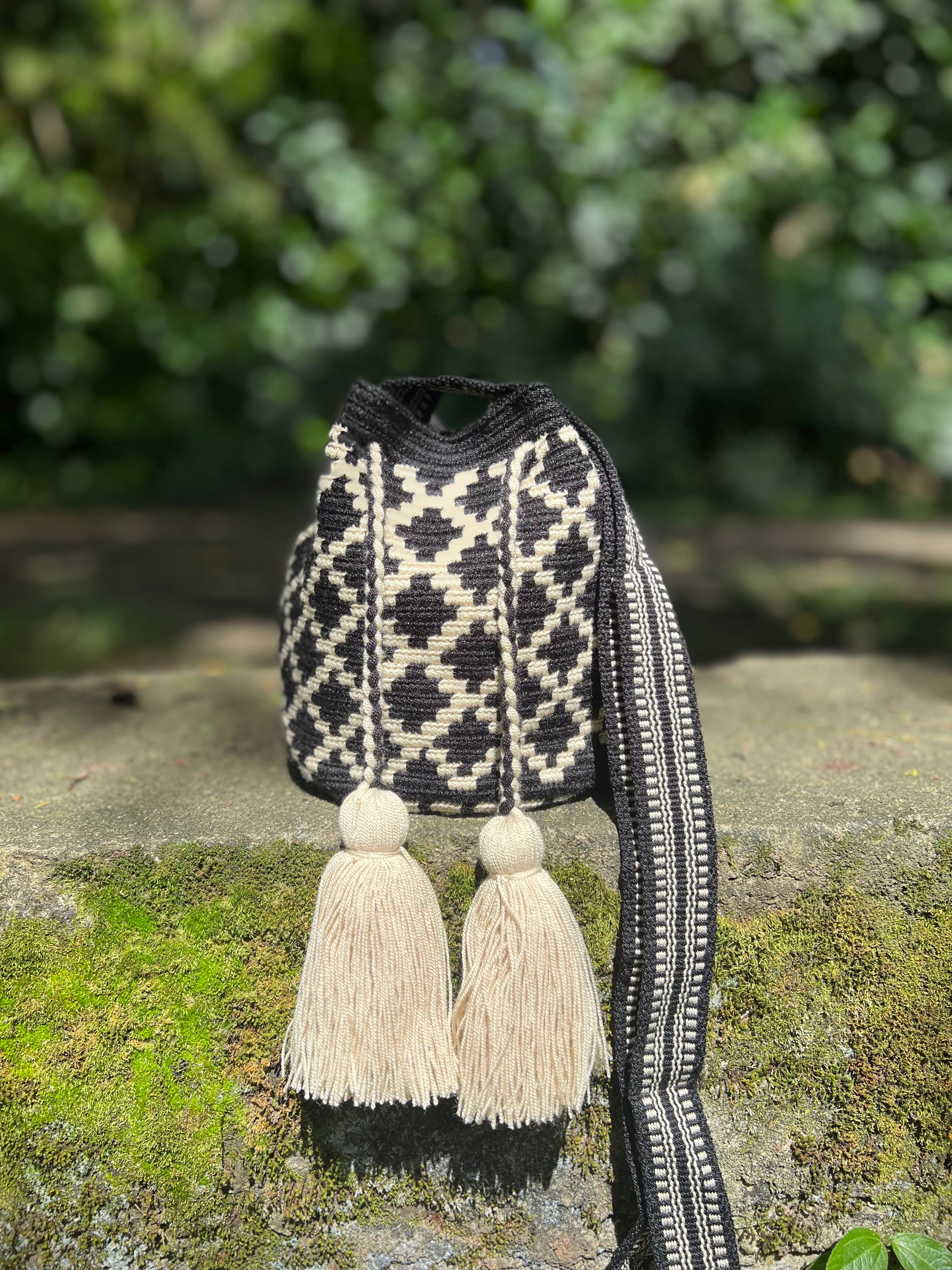 Onyx ✻ Mini Wayuu Mochila
