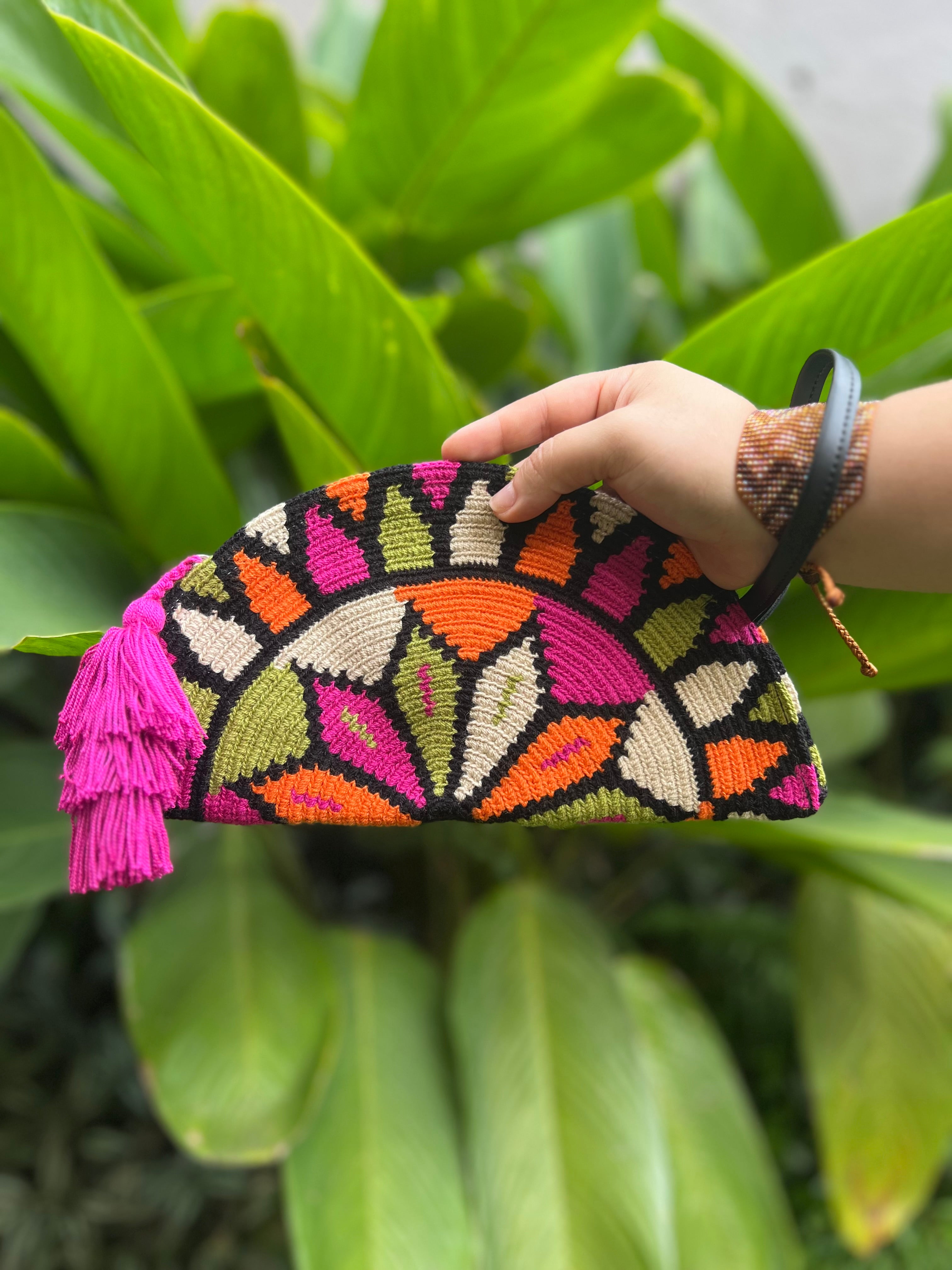 Large Empanada ✻ Wayuu Clutch