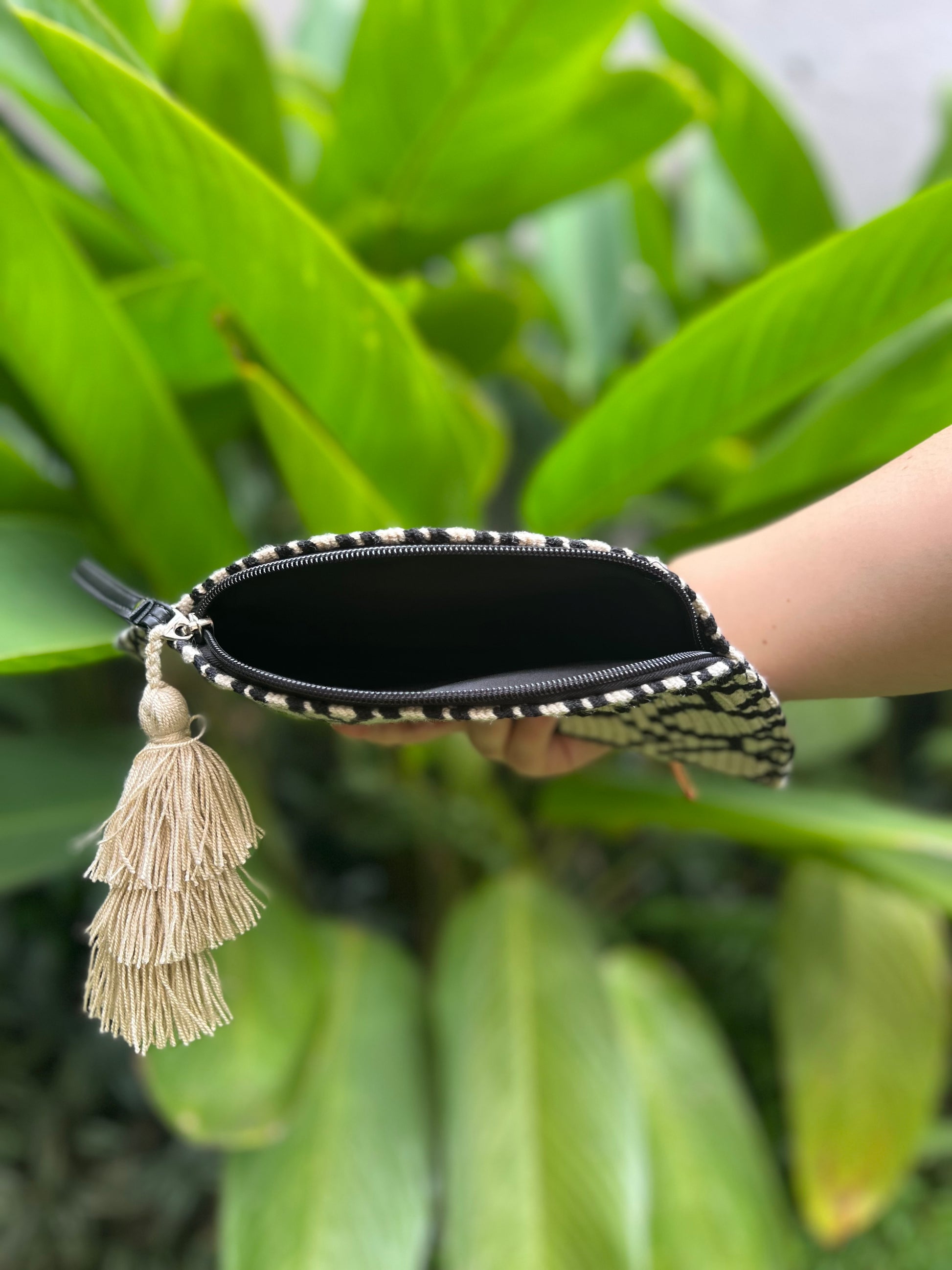 Large Empanada ✻ Wayuu Clutch