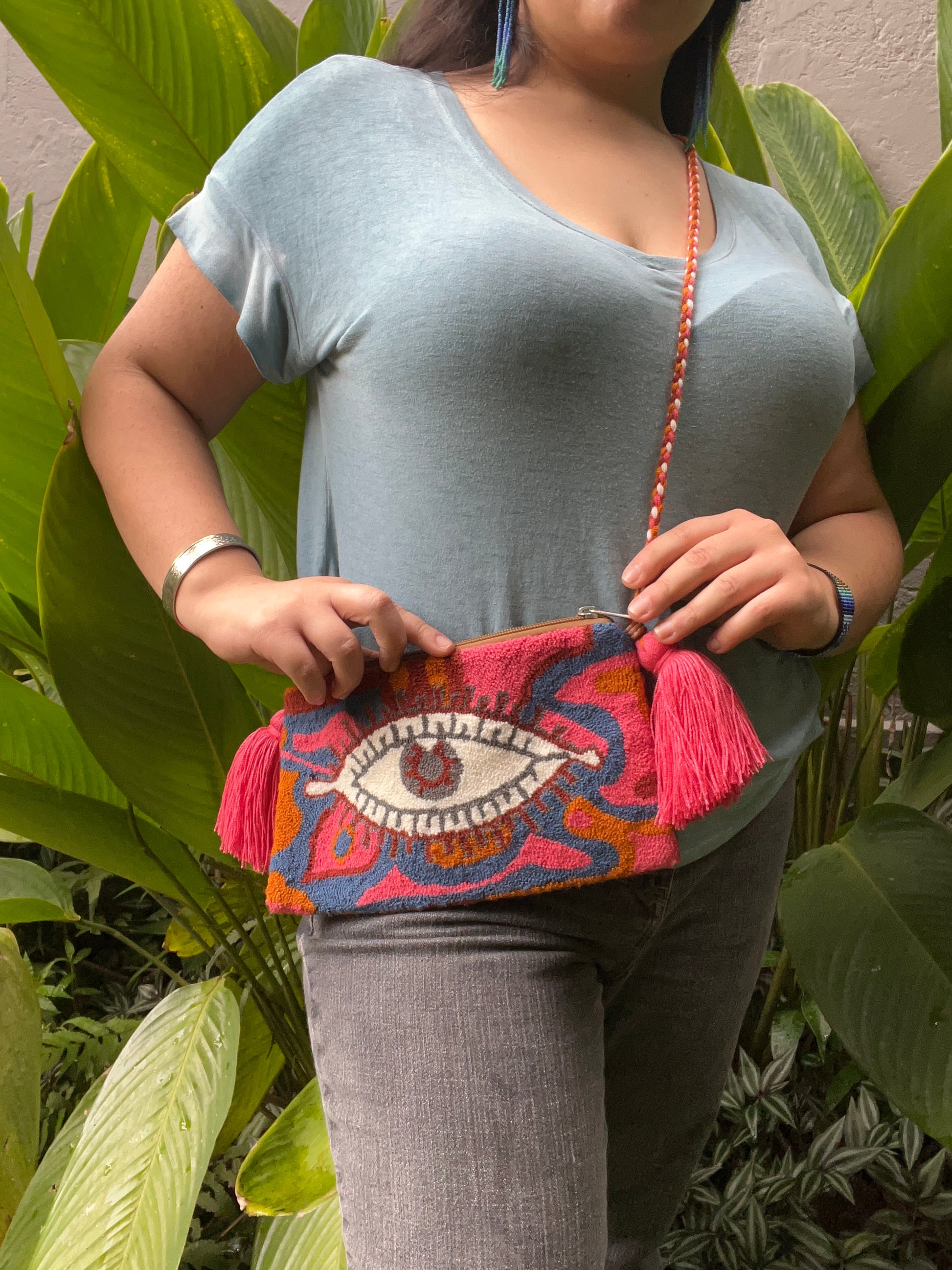 Tapizada  ✻ Large Wayuu Clutch with Strap