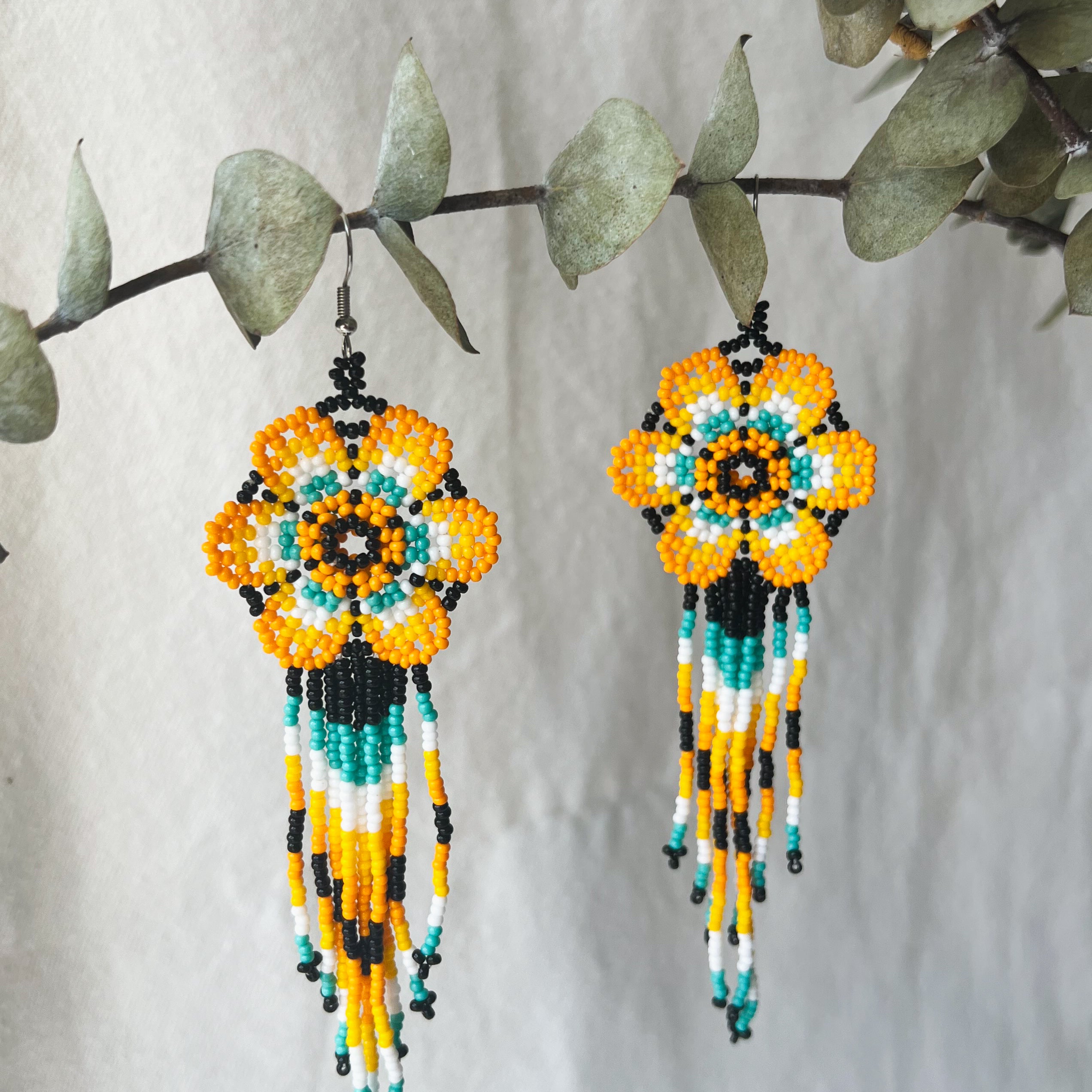 Flor · Embera Beaded Earrings