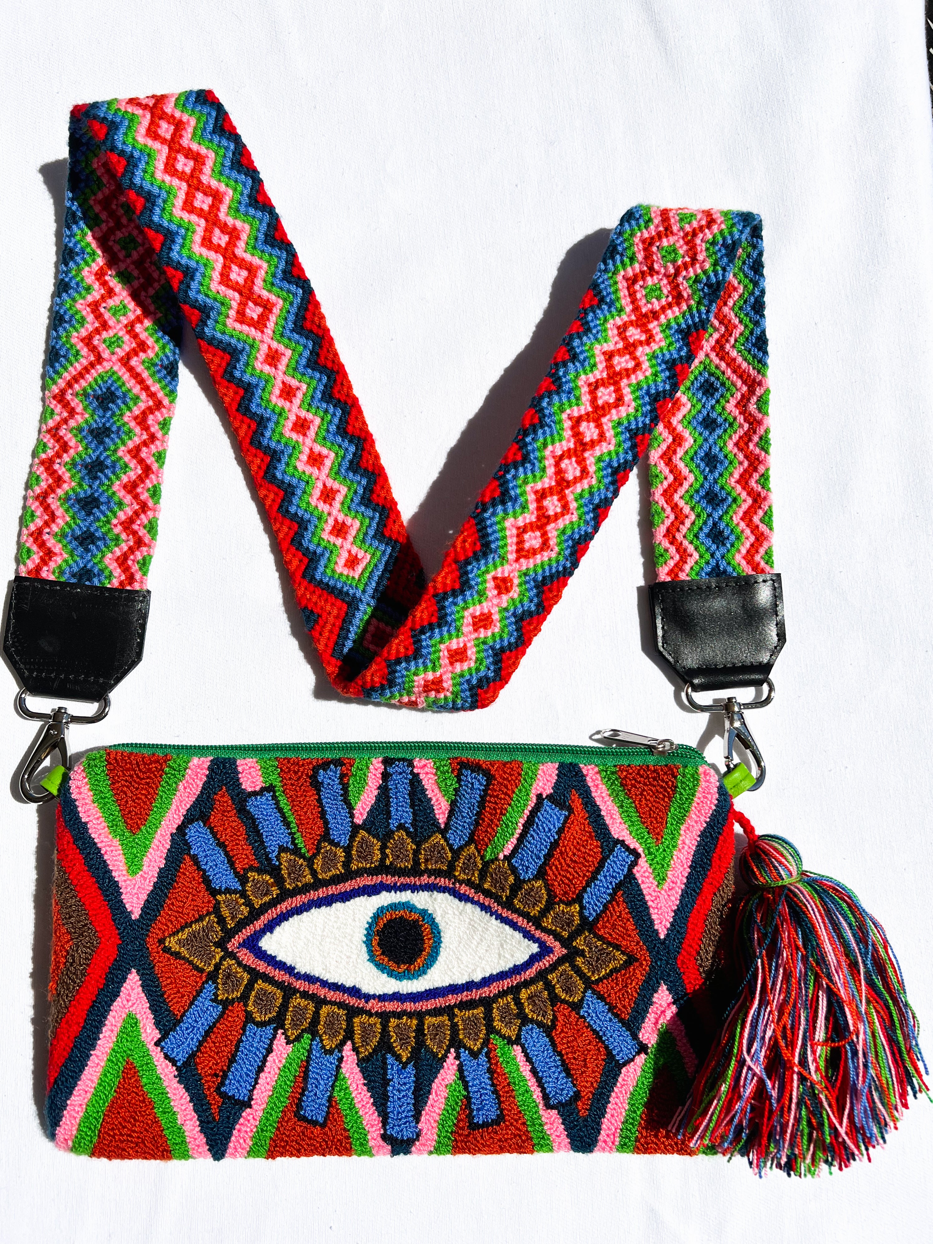 Ojos ✻ Large Wayuu Clutch with Strap