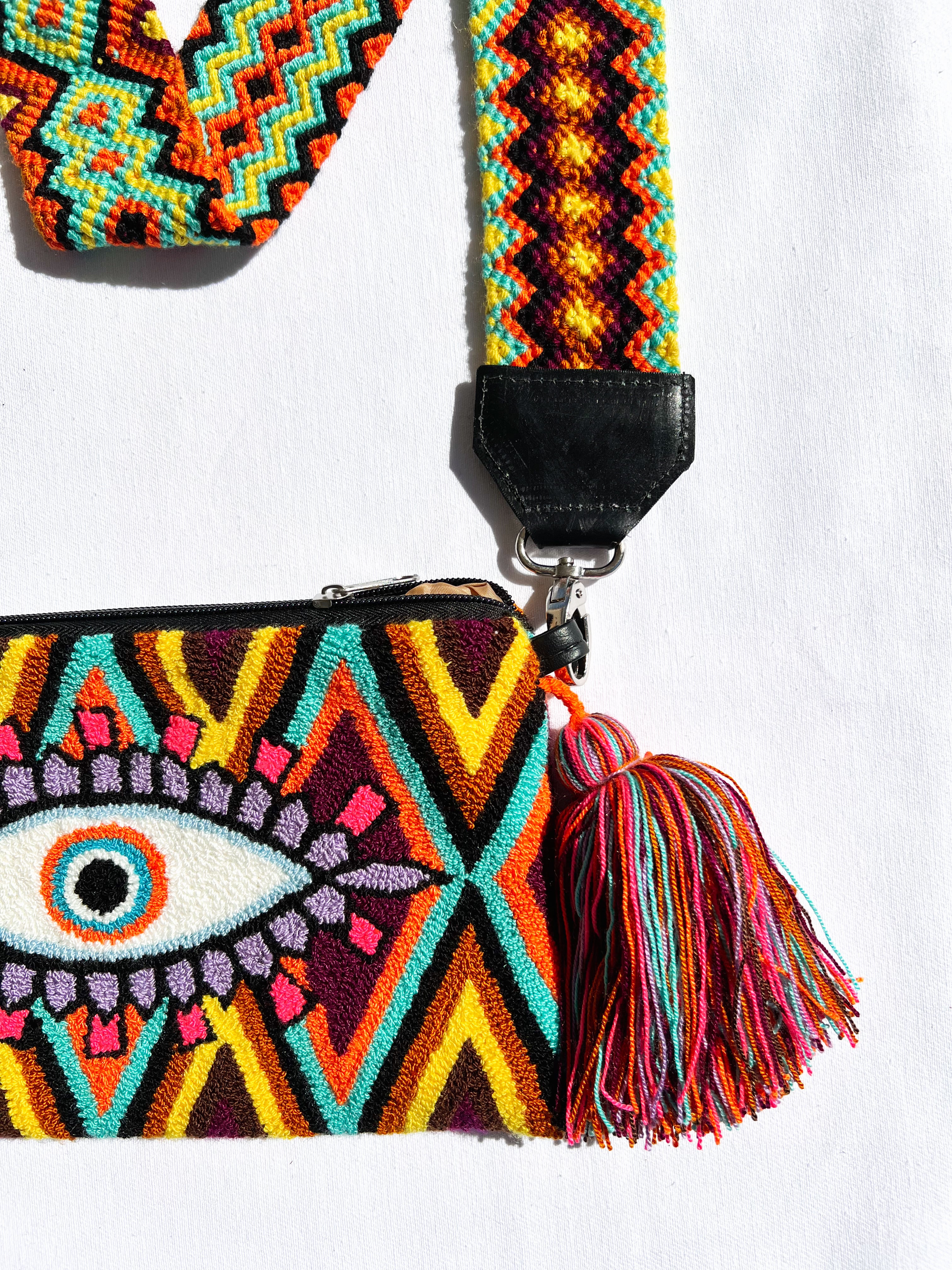 Tapizada  ✻ Large Wayuu Clutch with Strap