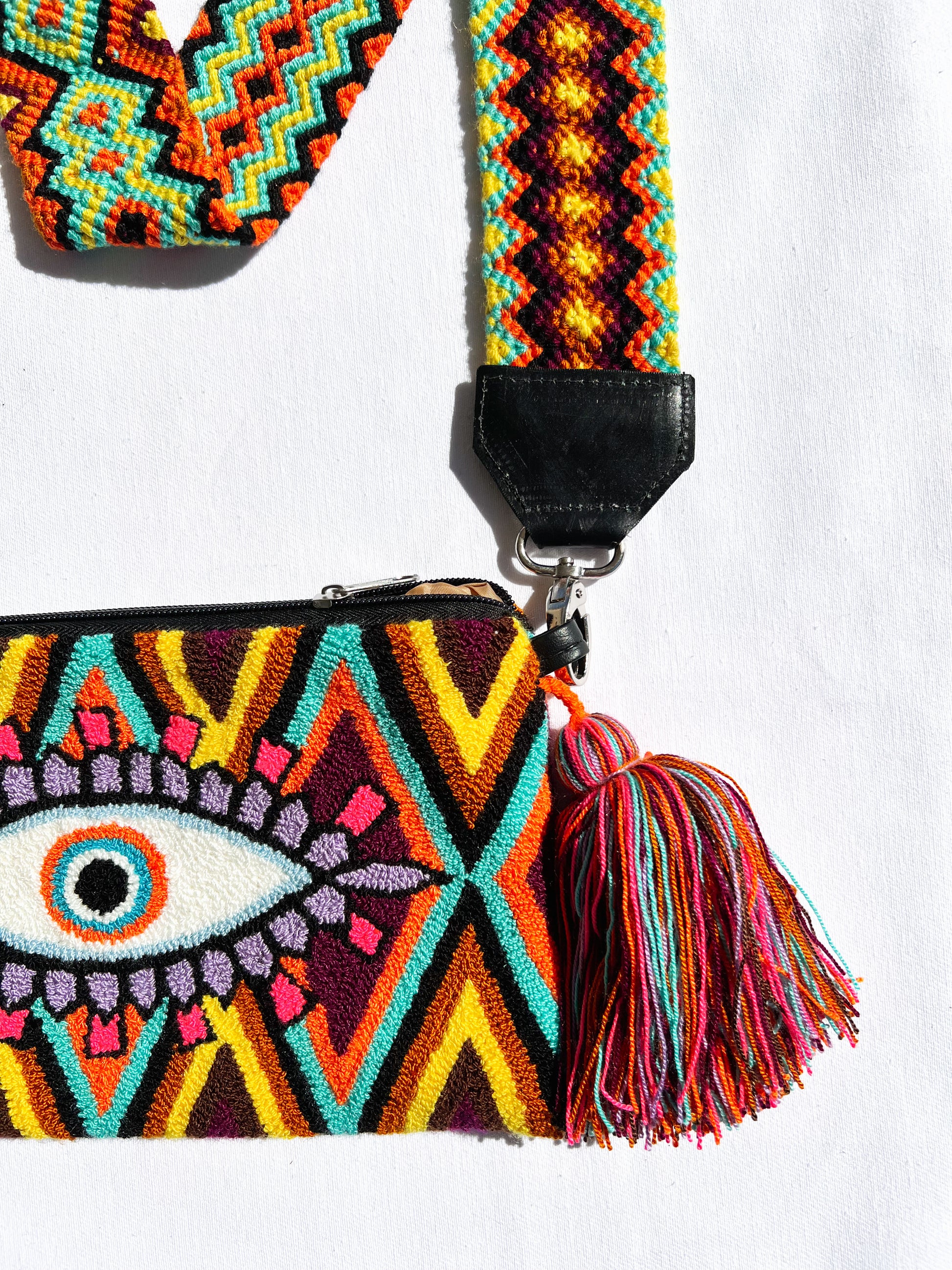 Tapizada  ✻ Large Wayuu Clutch with Strap